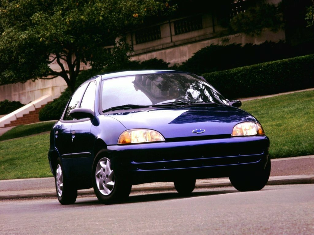 Chevrolet Metro 1997 – 2001 Седан — фото 2