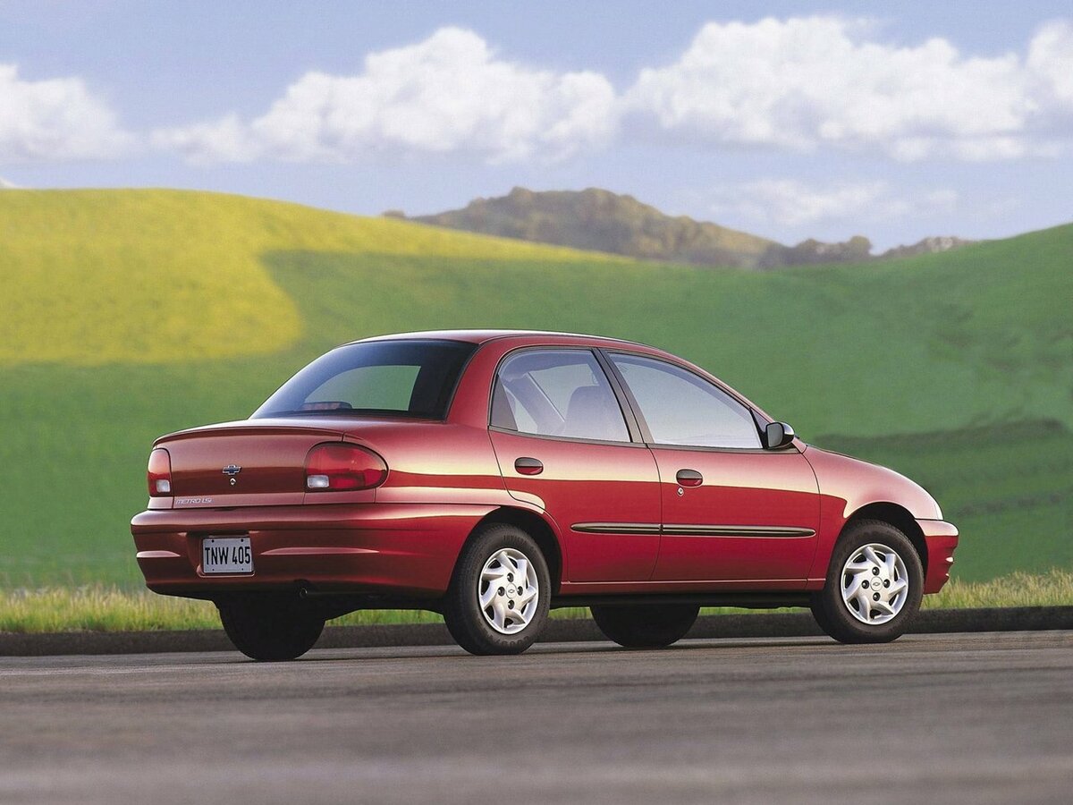 Chevrolet Metro 1997 – 2001 Седан — фото 3