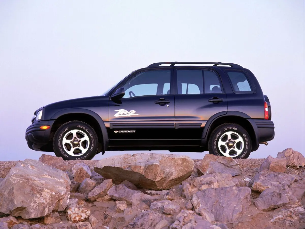 Chevrolet Tracker II Внедорожник 5 дв. — photo 2
