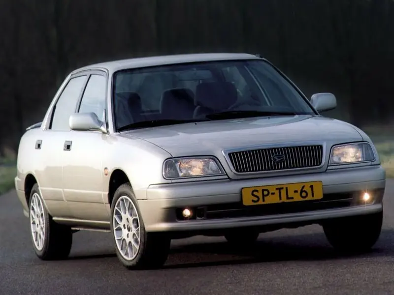 Daihatsu Applause I Рестайлинг Лифтбек — photo 2