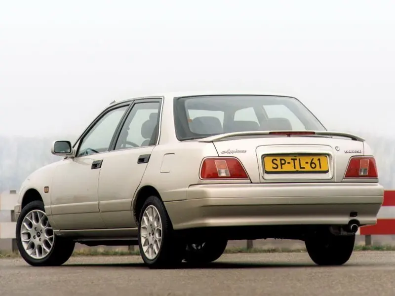 Daihatsu Applause I Рестайлинг Лифтбек — photo 3