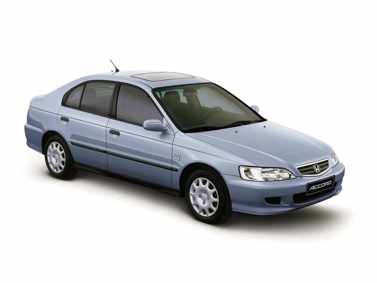 Honda Accord VI Хэтчбек 5 дв. — фото 2