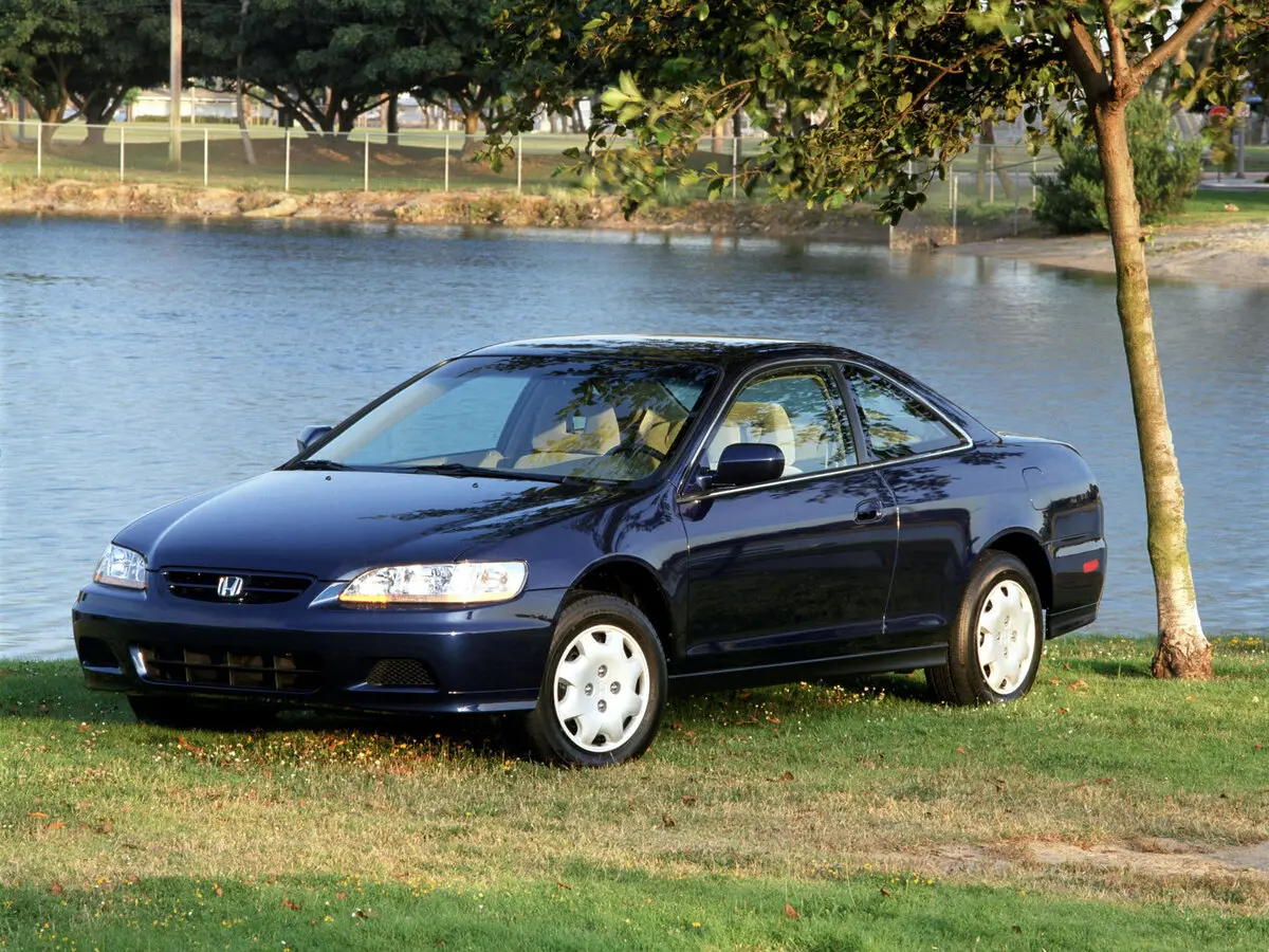Honda Accord VI Купе