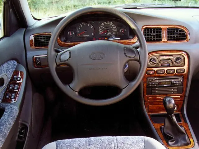 Kia Clarus II Универсал 5 дв. — photo 3