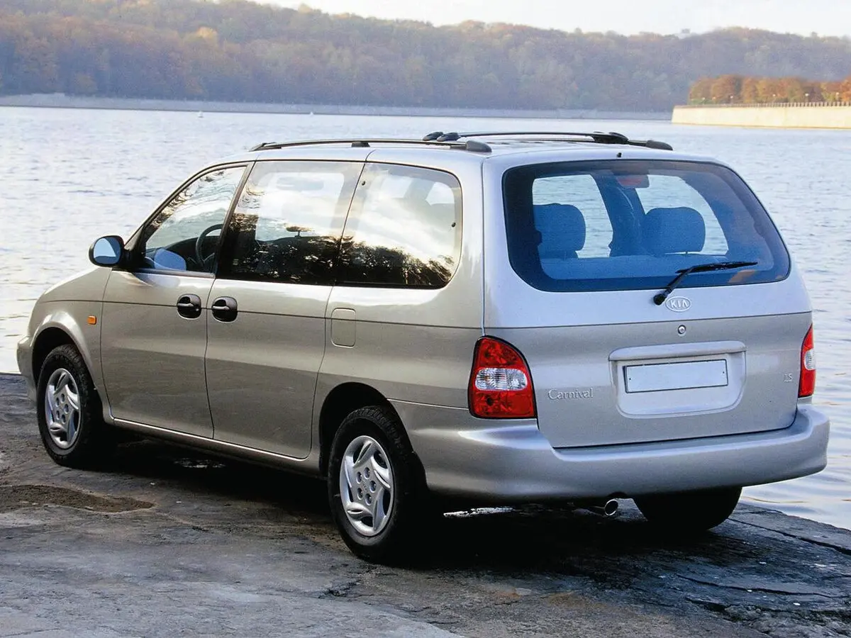 Kia Carnival I Минивэн — фото 3