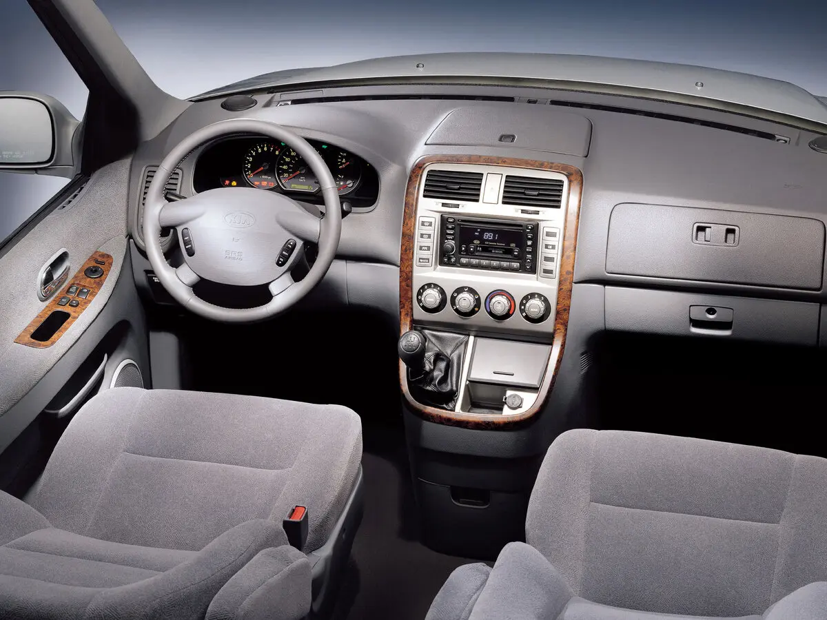 Kia Carnival I Минивэн — фото 4