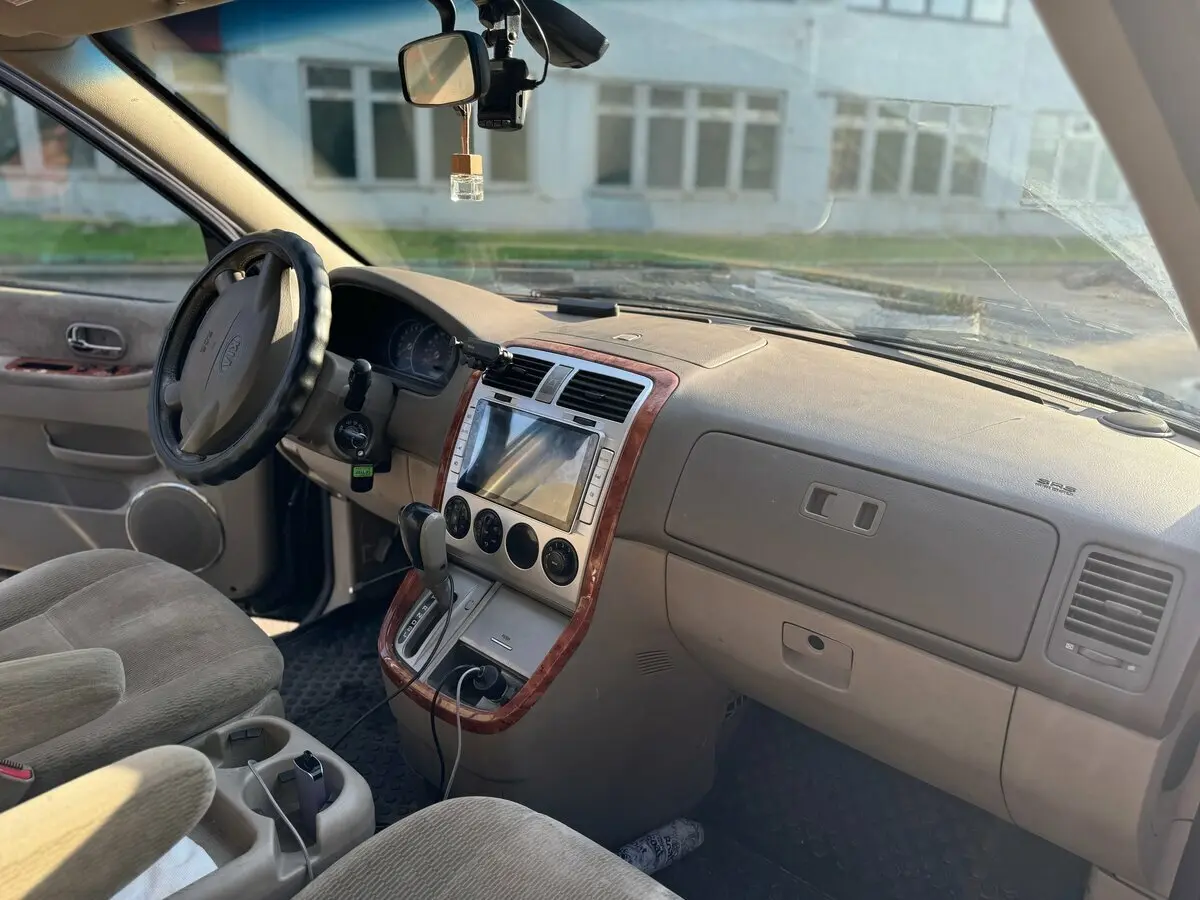Kia Carnival I Минивэн — фото 5