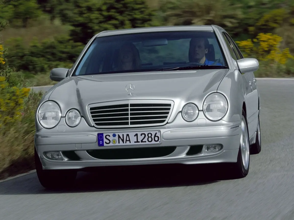 Mercedes-Benz E-Класс II (W210, S210) Рестайлинг Седан — фото 3