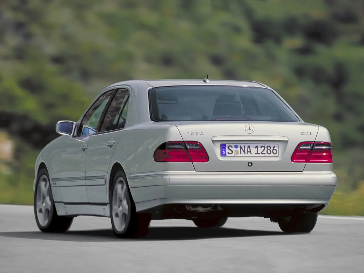 Mercedes-Benz E-Класс II (W210, S210) Рестайлинг Седан — фото 4