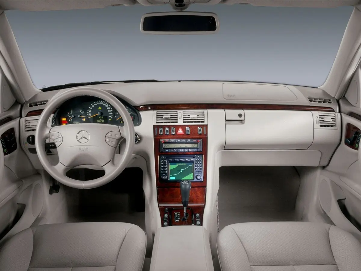 Mercedes-Benz E-Класс II (W210, S210) Рестайлинг Универсал 5 дв. — фото 5