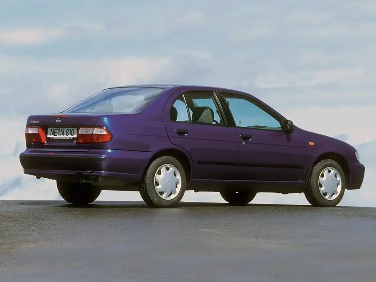 Nissan Almera I (N15) Седан — сүрөт 2
