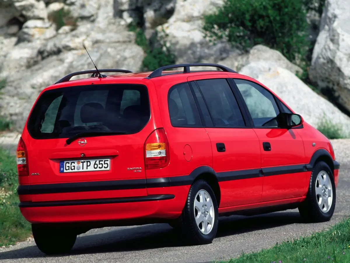 Opel Zafira A Компактвэн — фото 5