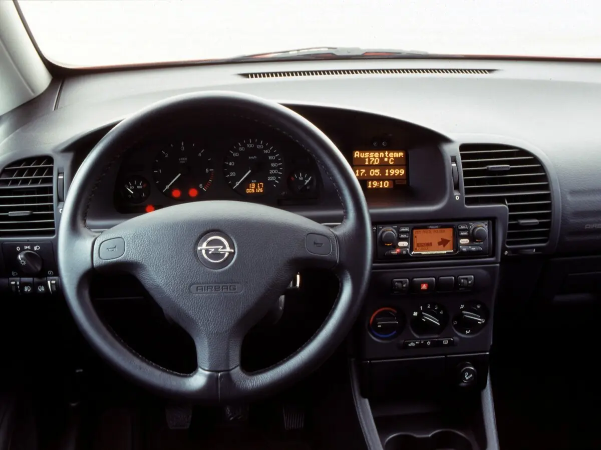 Opel Zafira A Компактвэн — фото 6