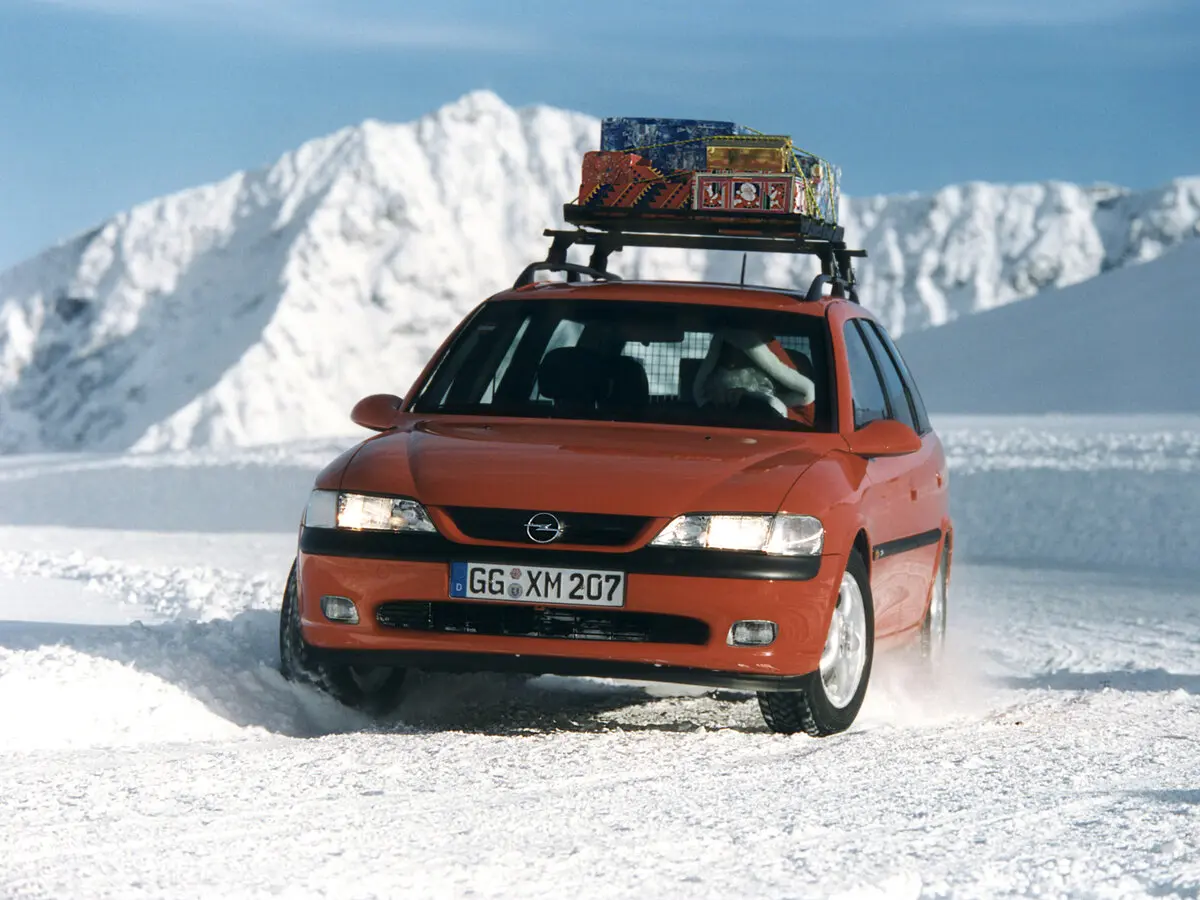 Opel Vectra B Универсал 5 дв. — фото 3