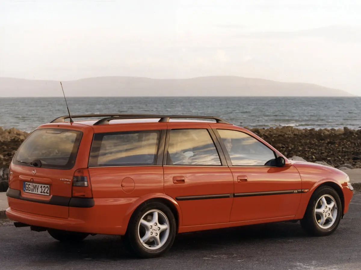 Opel Vectra B Универсал 5 дв. — фото 5