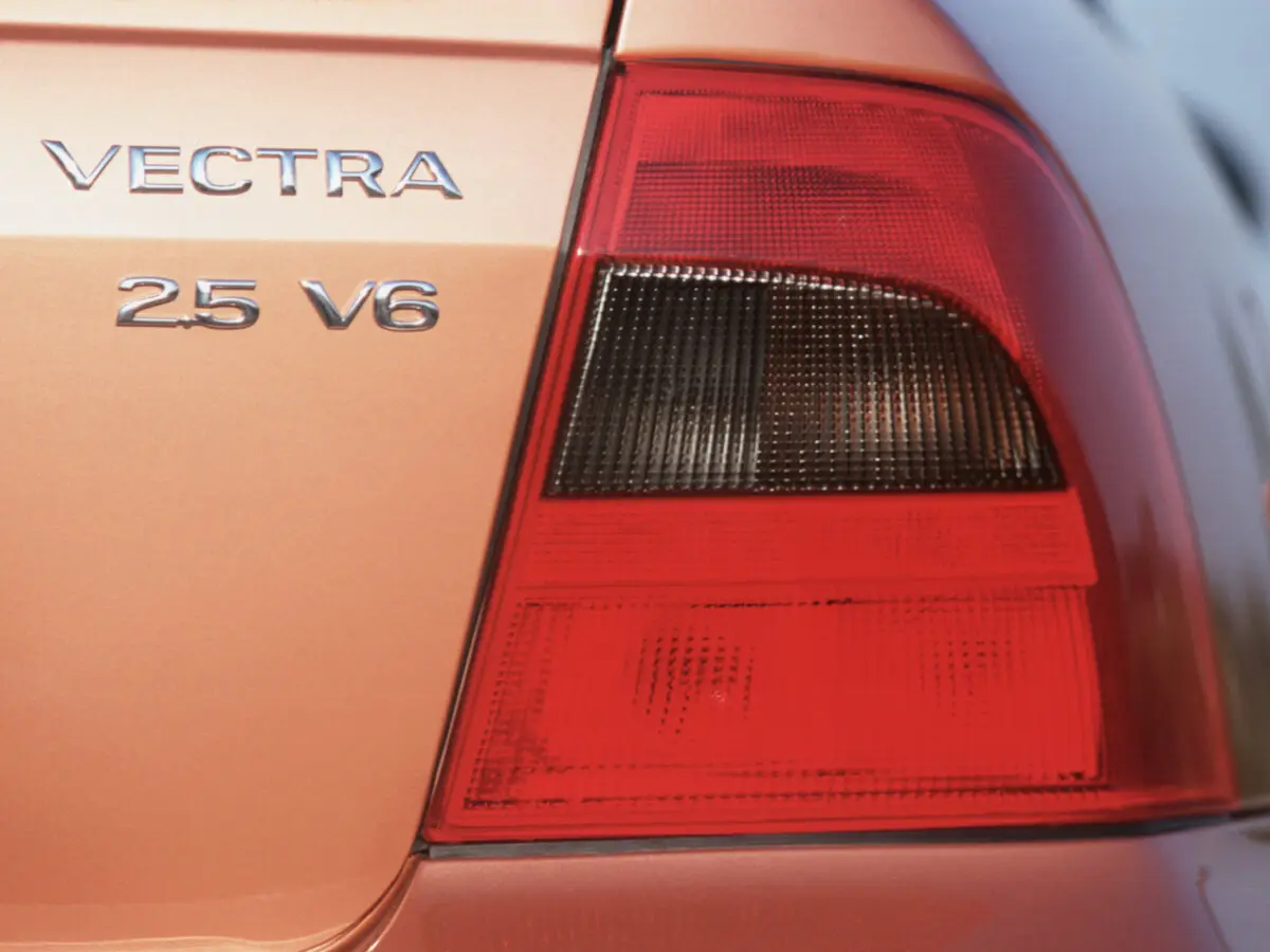 Opel Vectra B Универсал 5 дв. — фото 9