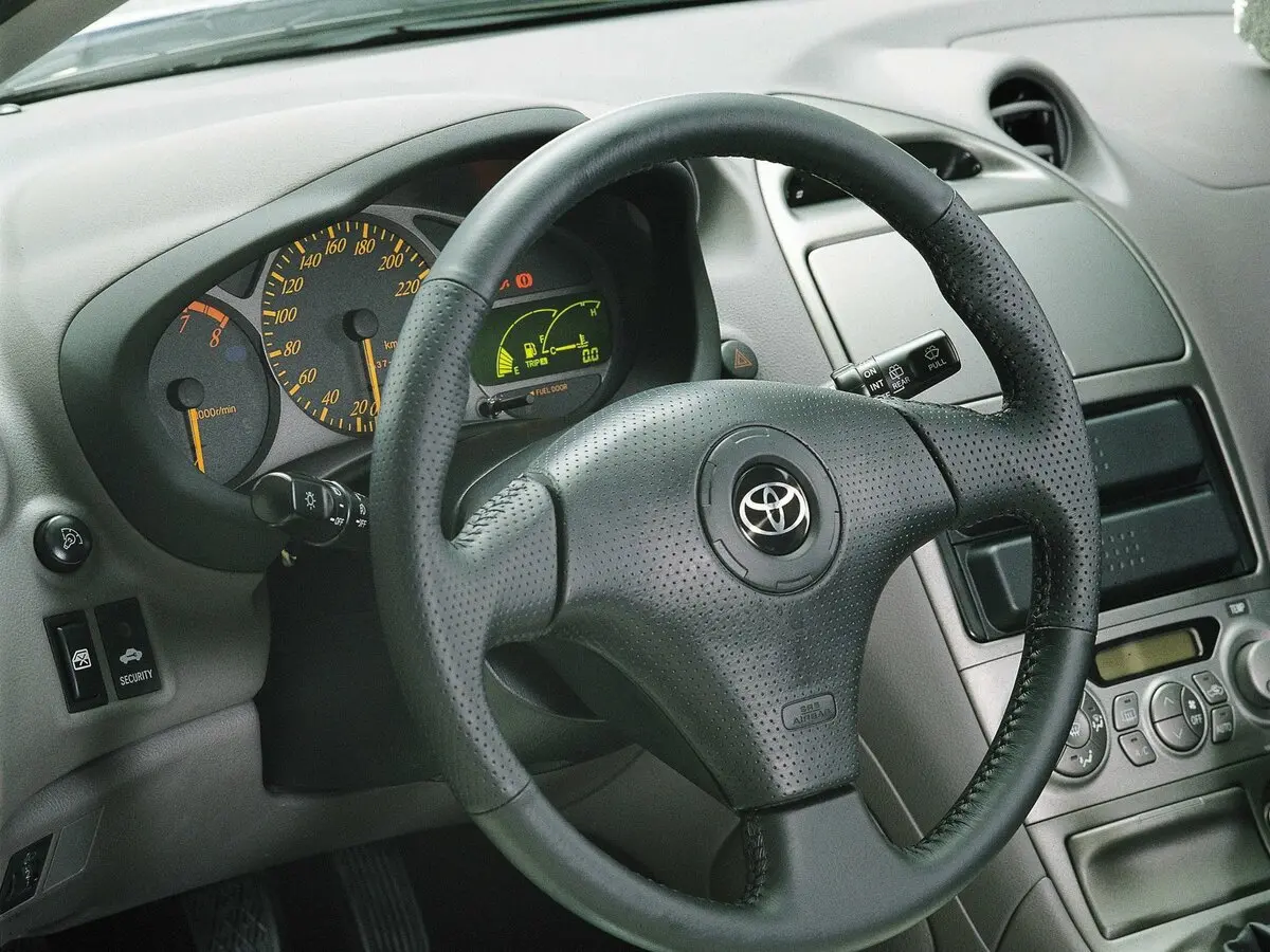 Toyota Celica VII (T230) Лифтбек — фото 7