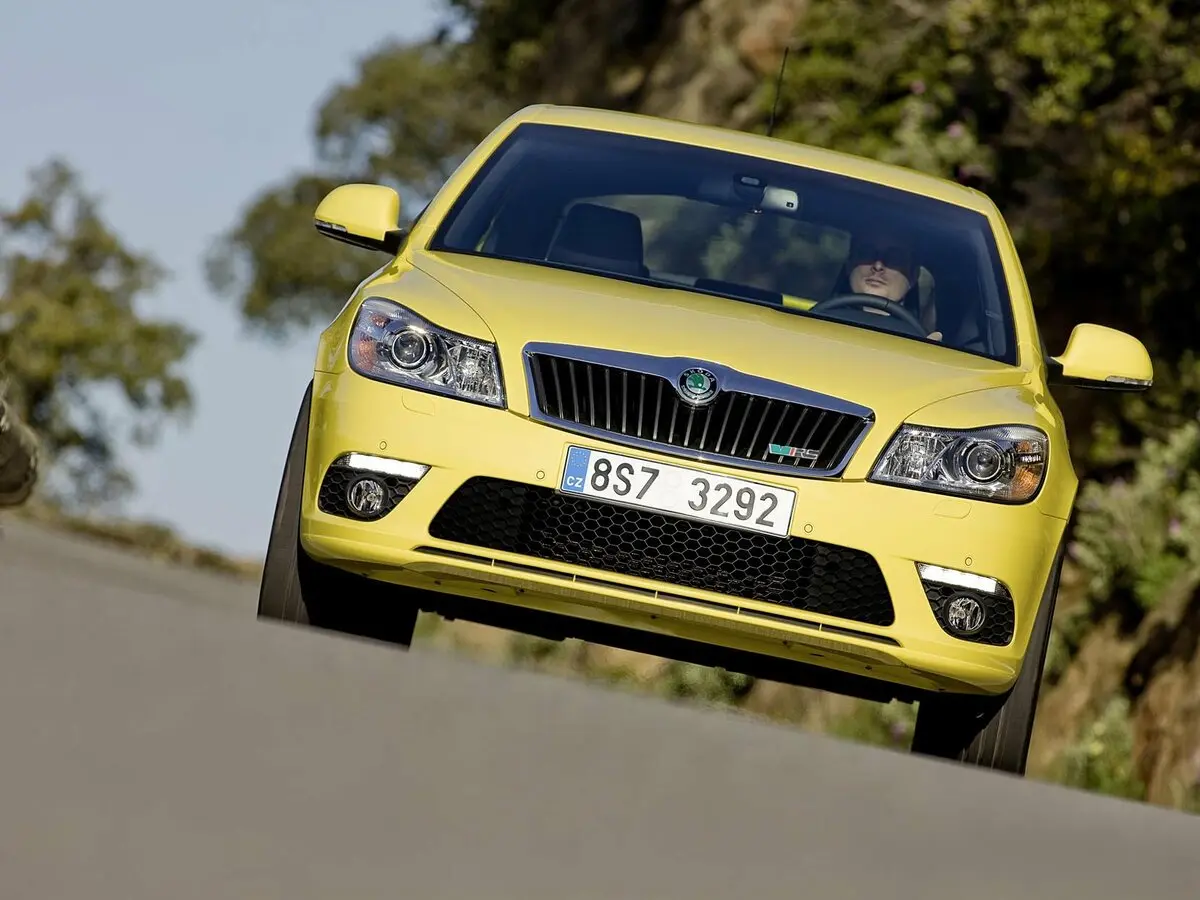 Skoda Octavia RS II Рестайлинг Лифтбек — сүрөт 3