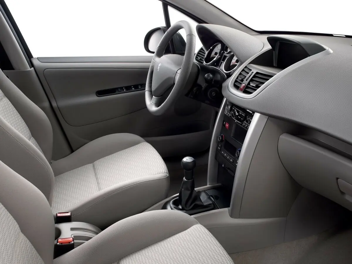 Peugeot 207 I Рестайлинг Хэтчбек 5 дв. — photo 7