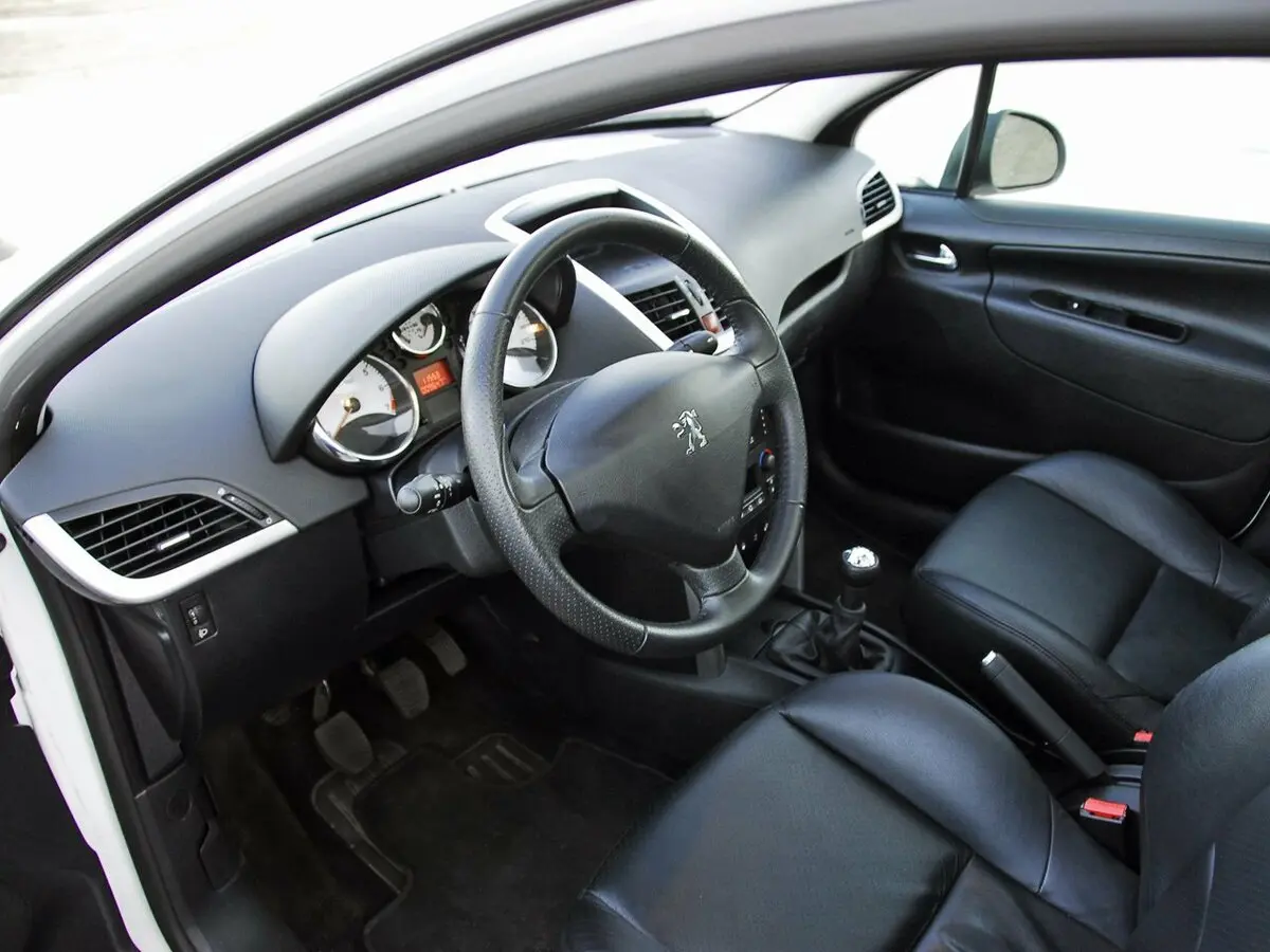 Peugeot 207 I Рестайлинг Хэтчбек 5 дв. — photo 8