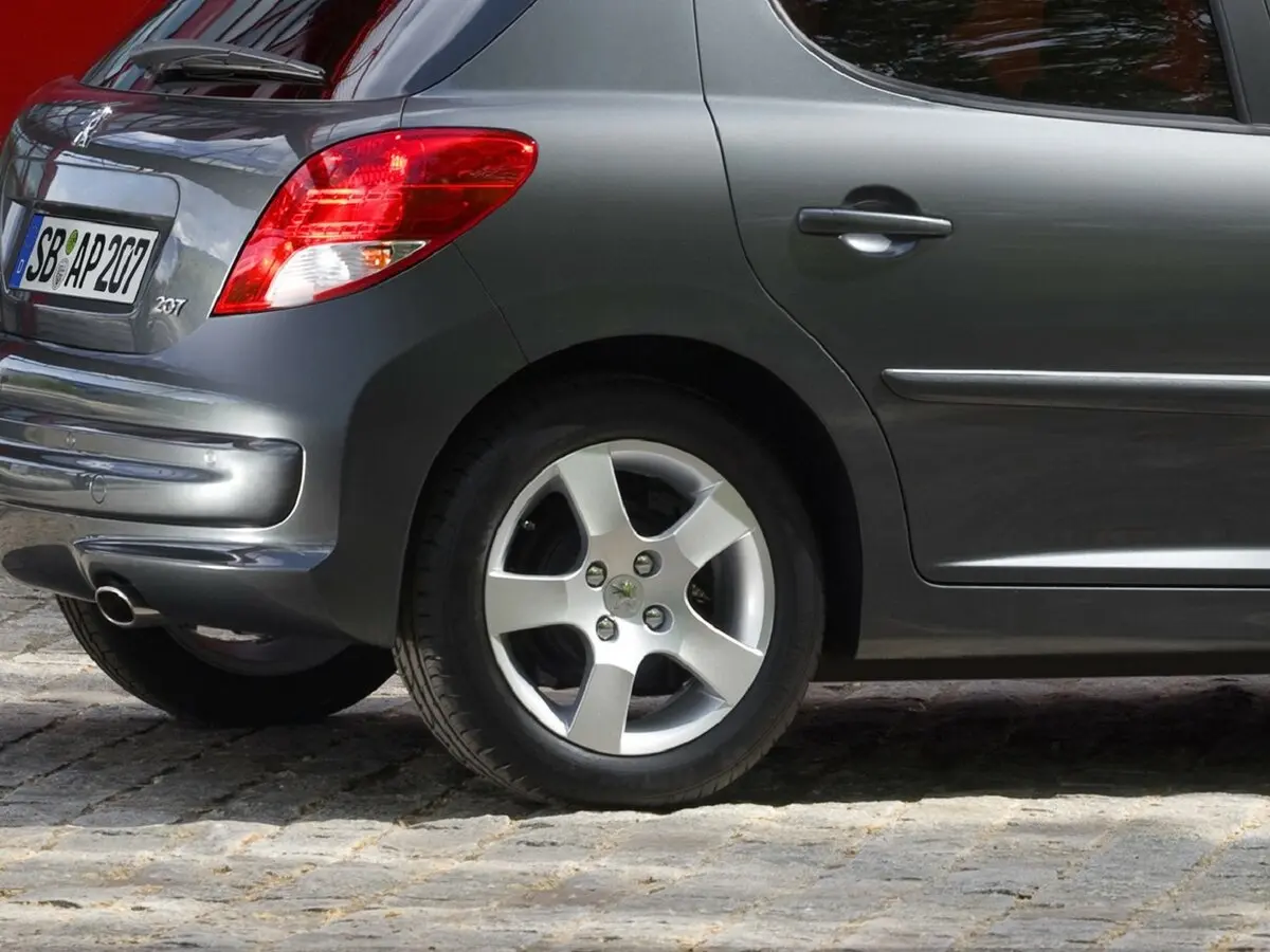 Peugeot 207 I Рестайлинг Хэтчбек 5 дв. — photo 15
