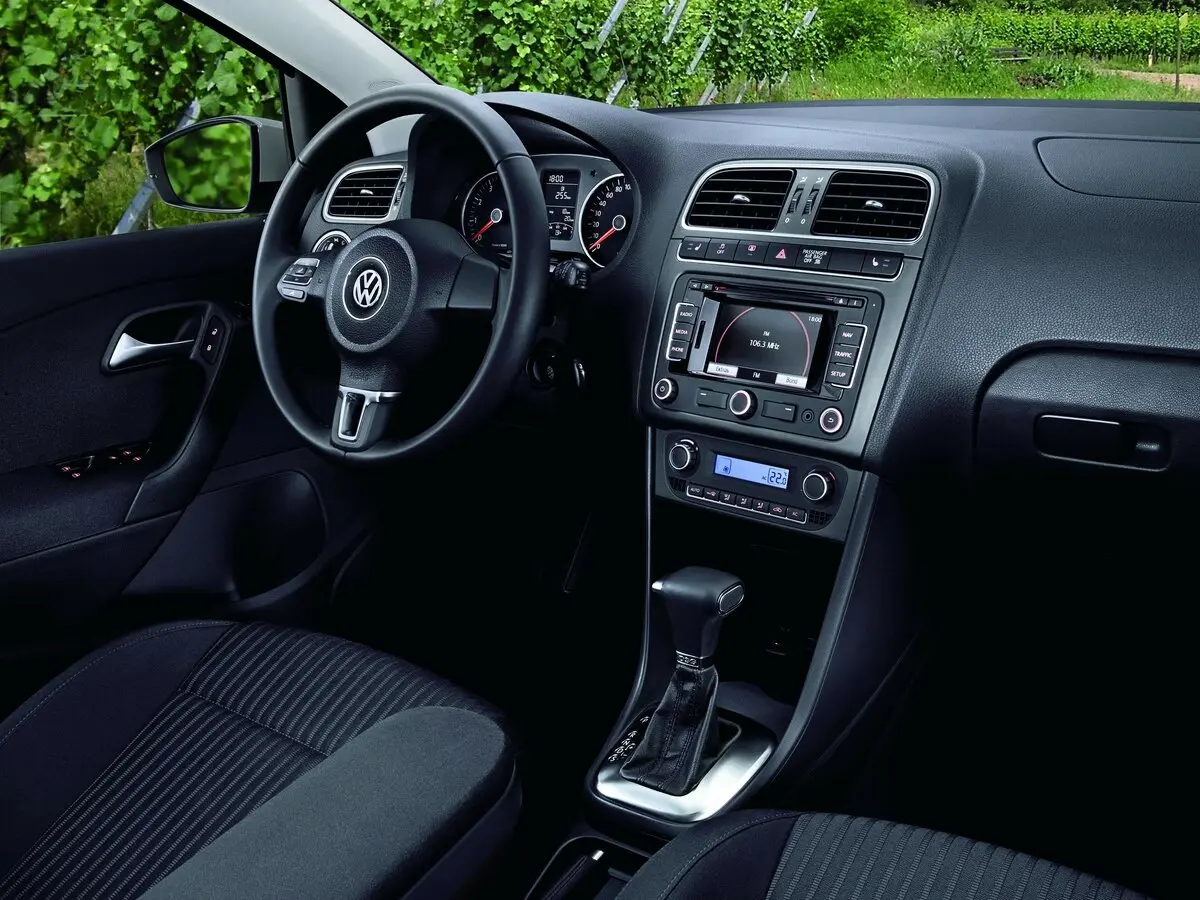 Volkswagen Polo V Хэтчбек 3 дв. — фото 7