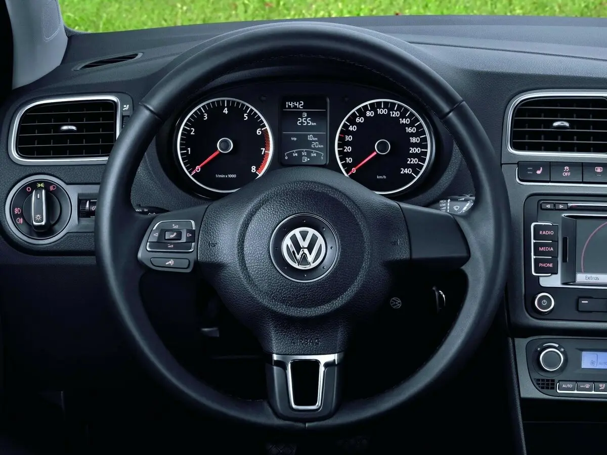 Volkswagen Polo V Хэтчбек 3 дв. — фото 9