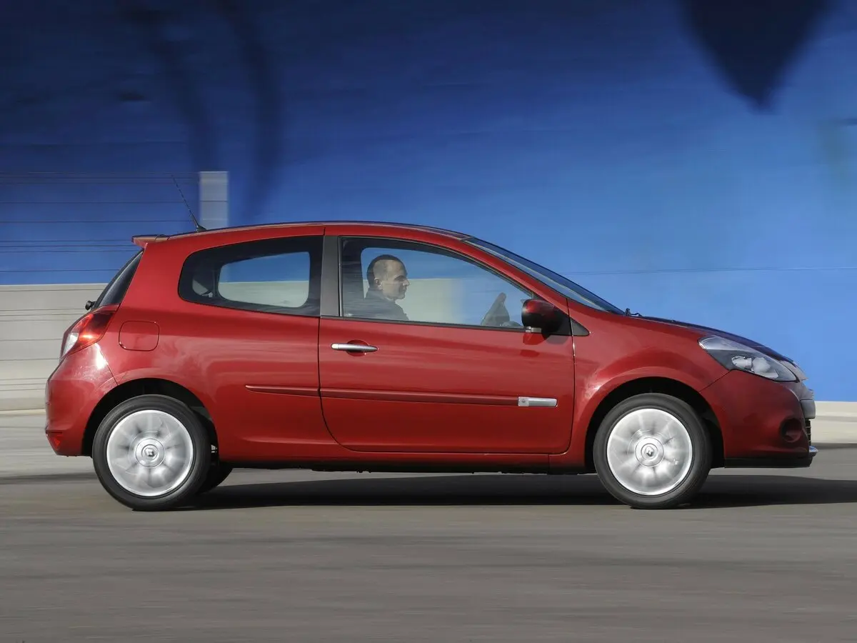 Renault Clio III Рестайлинг Хэтчбек 3 дв. — сүрөт 2