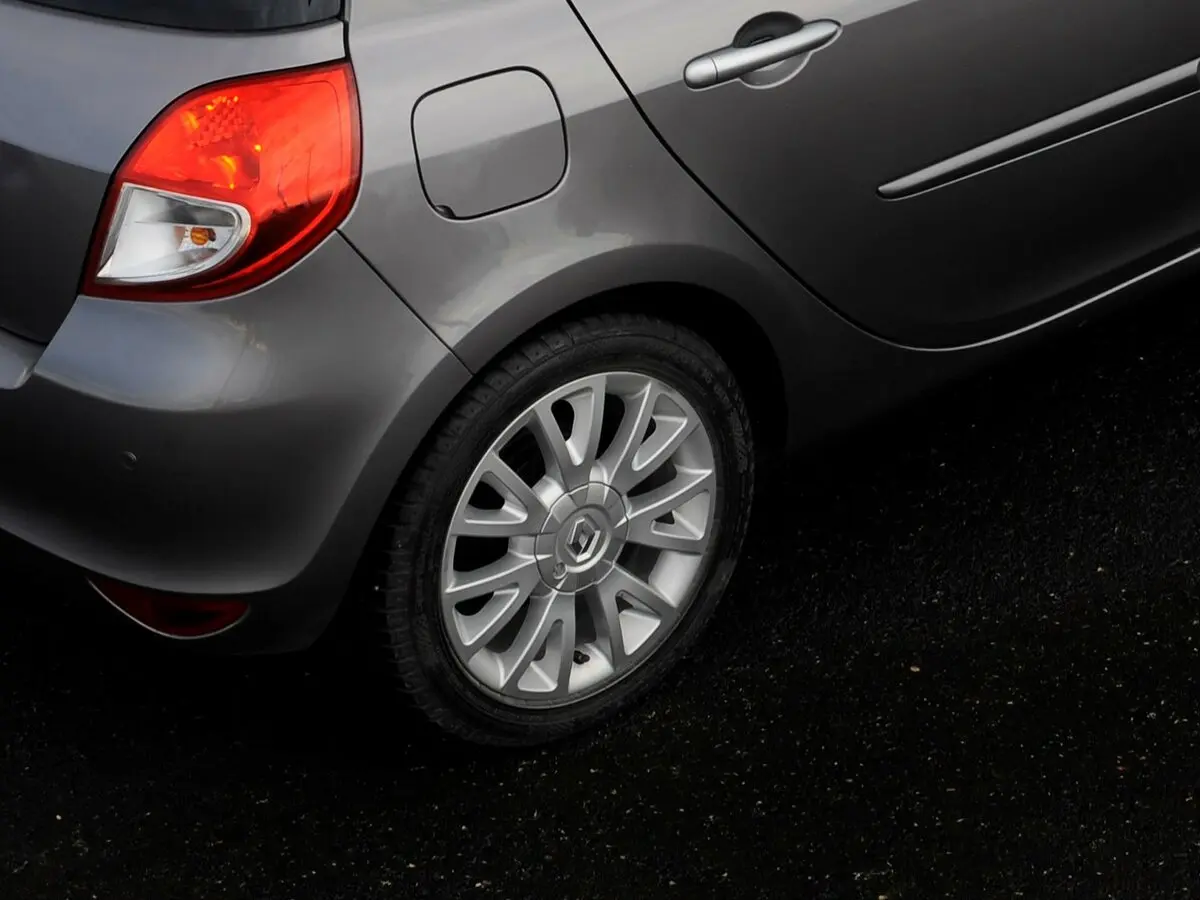 Renault Clio III Рестайлинг Хэтчбек 5 дв. — сүрөт 13