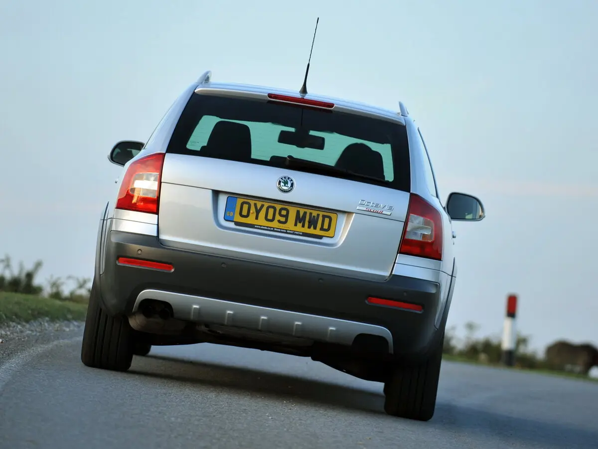 Skoda Octavia II (A5) Рестайлинг Универсал 5 дв. Scout — сүрөт 4