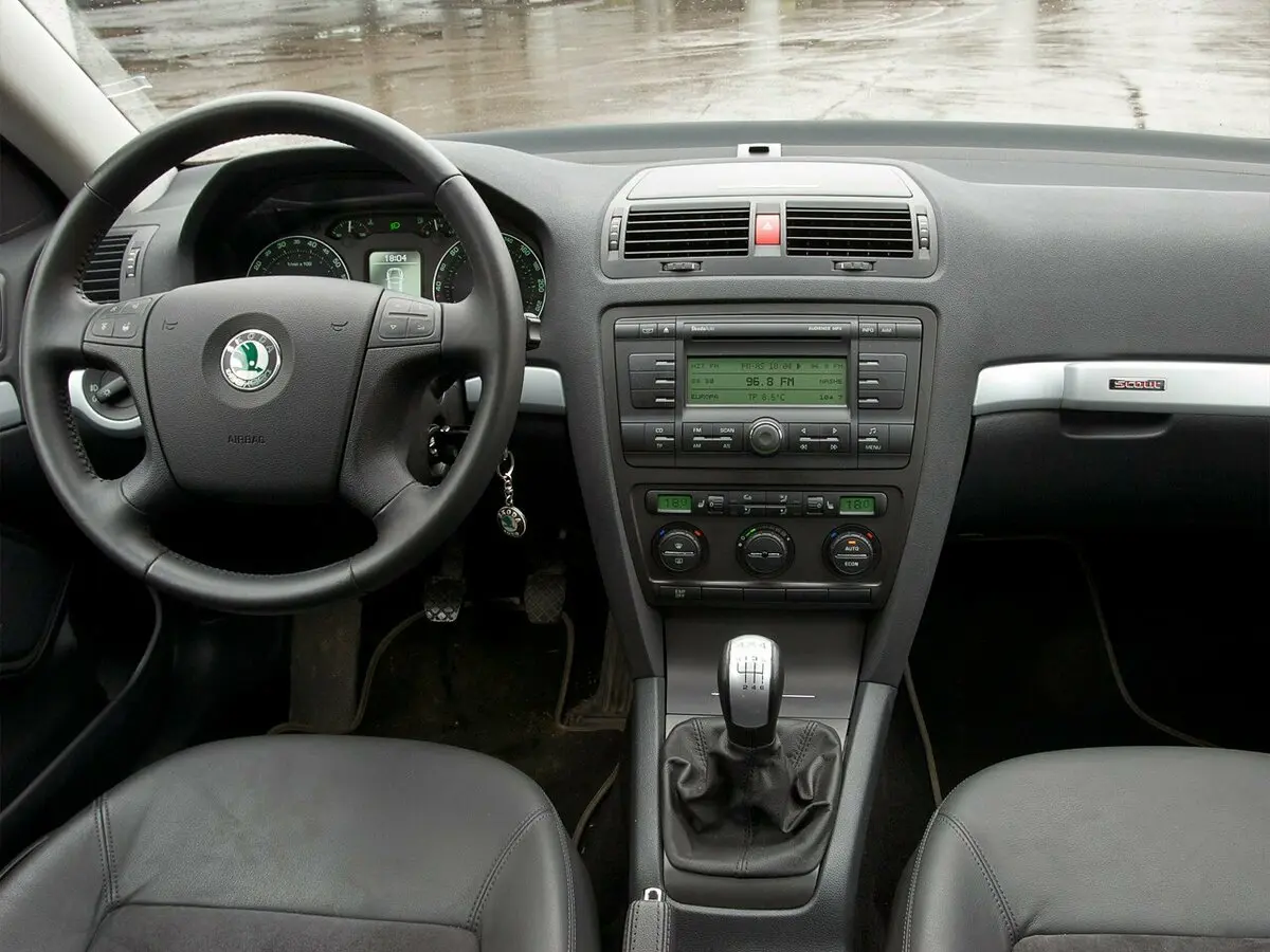 Skoda Octavia II (A5) Рестайлинг Универсал 5 дв. Scout — сүрөт 6