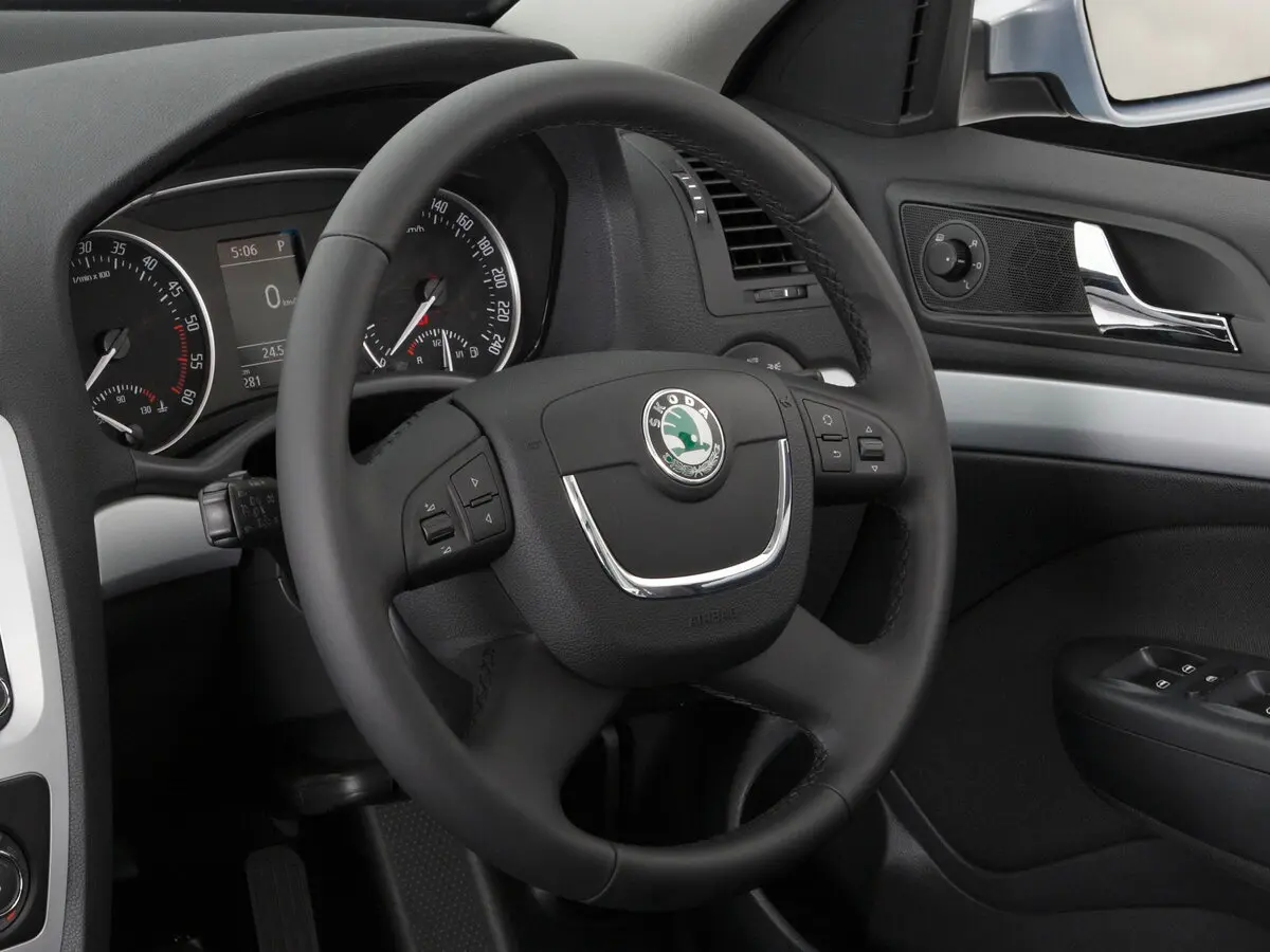 Skoda Octavia II (A5) Рестайлинг Универсал 5 дв. Scout — сүрөт 8
