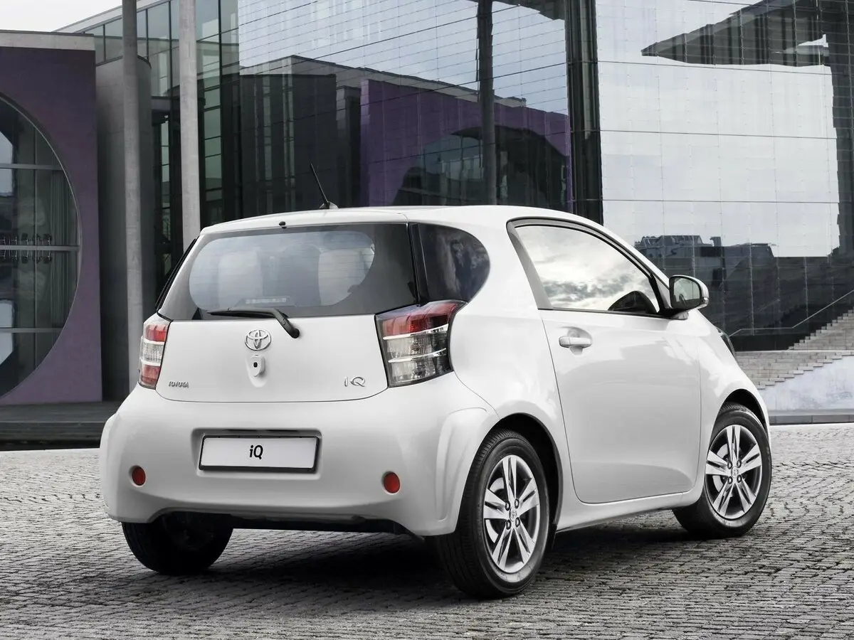 Toyota iQ 2008 – 2015 Хэтчбек 3 дв. — сүрөт 5