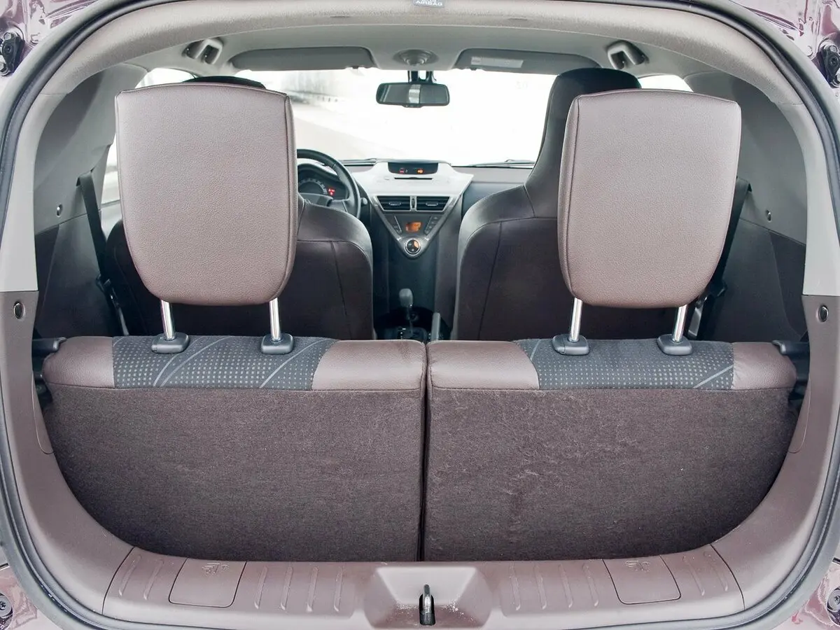Toyota iQ 2008 – 2015 Хэтчбек 3 дв. — сүрөт 12