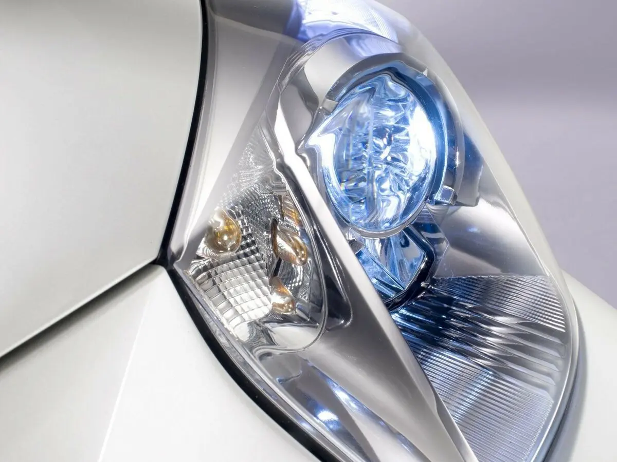 Toyota iQ 2008 – 2015 Хэтчбек 3 дв. — сүрөт 14
