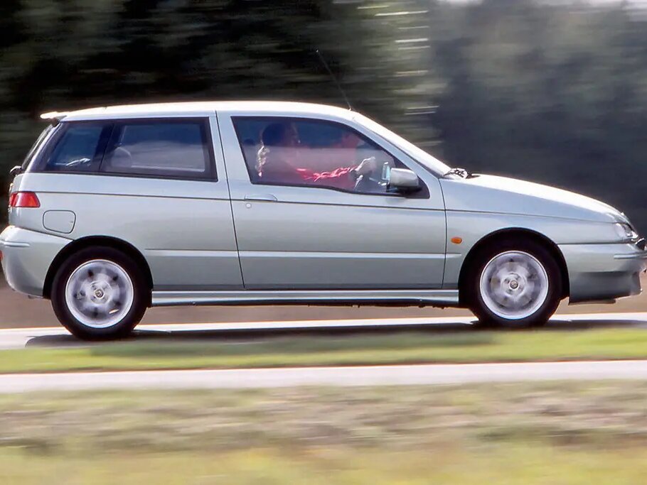 Alfa Romeo 145 I Рестайлинг Хэтчбек 3 дв. — фото 3