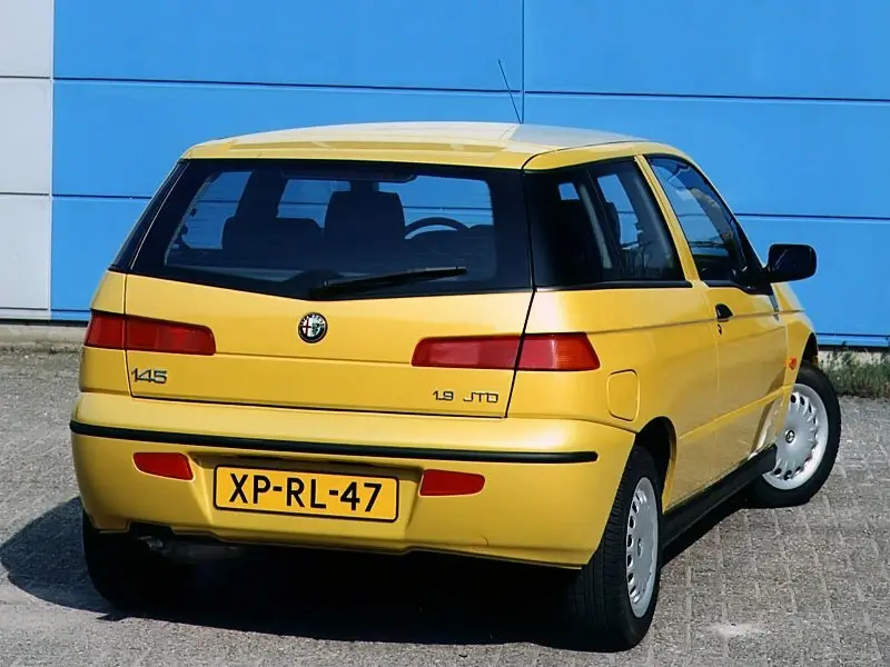 Alfa Romeo 145 I Рестайлинг Хэтчбек 3 дв. — 照片 4