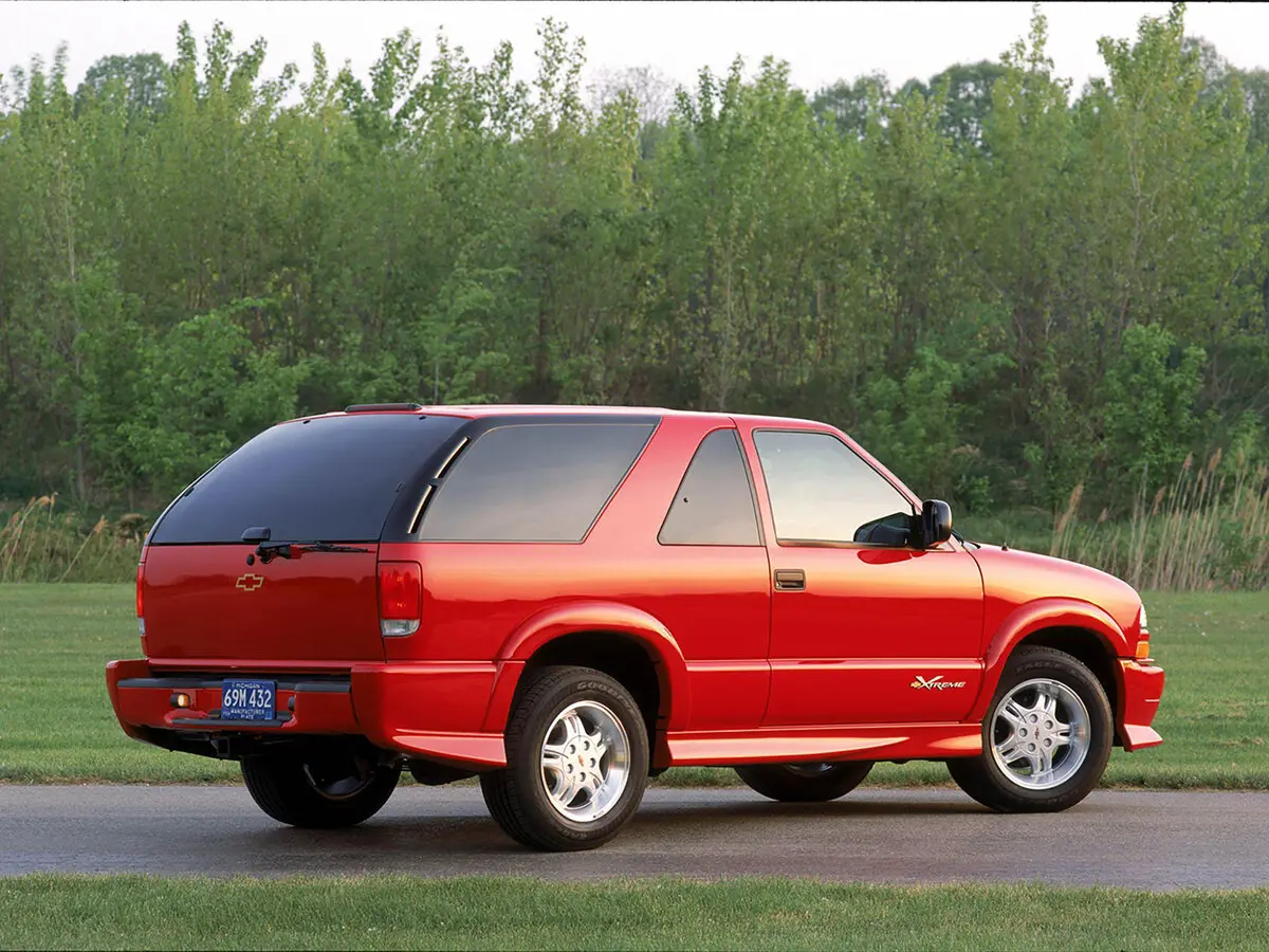 Chevrolet Blazer II Рестайлинг Внедорожник 3 дв. — photo 2