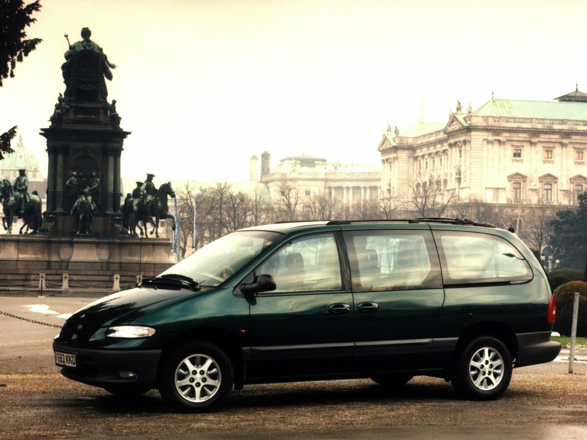 Chrysler Voyager III Минивэн — фото 2