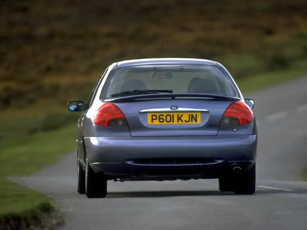 Ford Mondeo II Лифтбек — фото 5