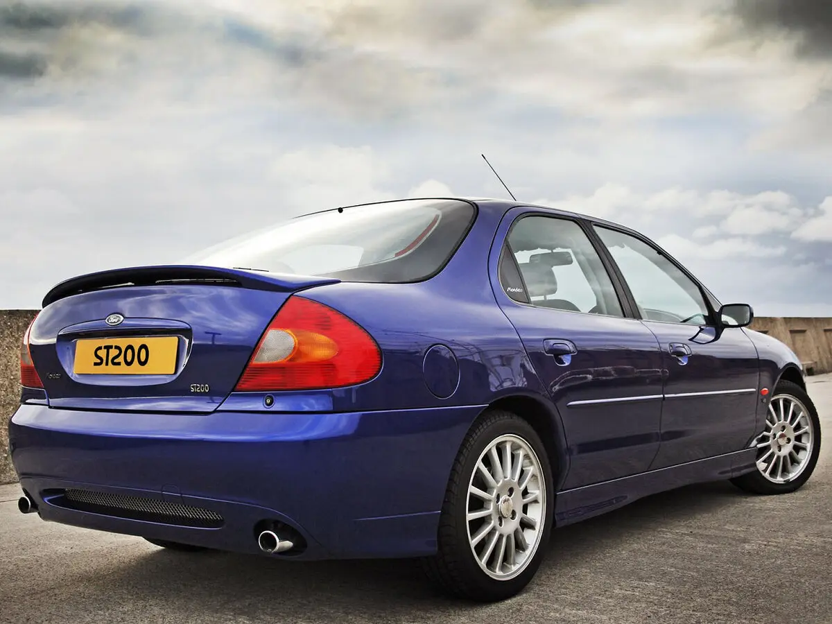 Ford Mondeo II Лифтбек — фото 6