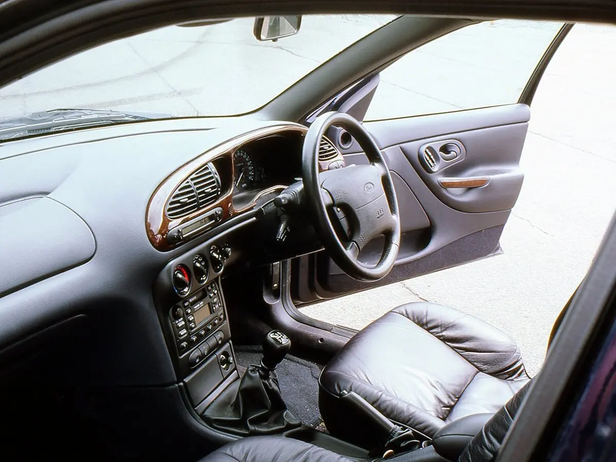 Ford Mondeo II Лифтбек — фото 7