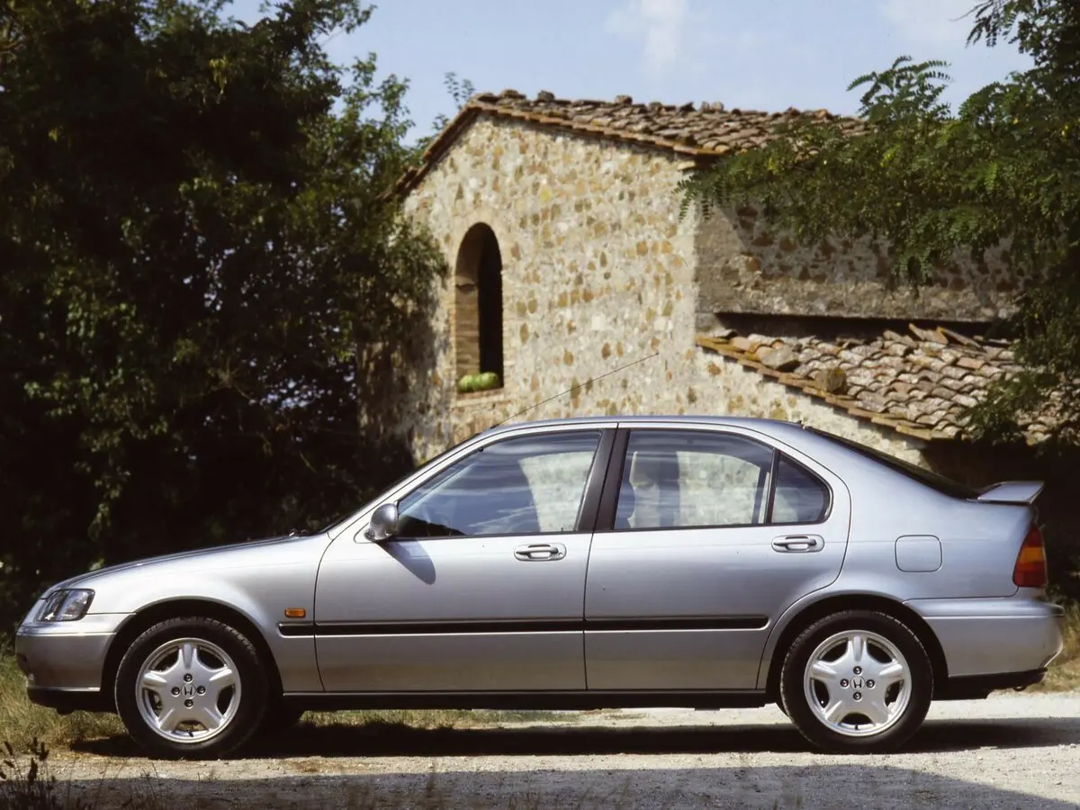 Honda Civic VI Хэтчбек 5 дв. — фото 2
