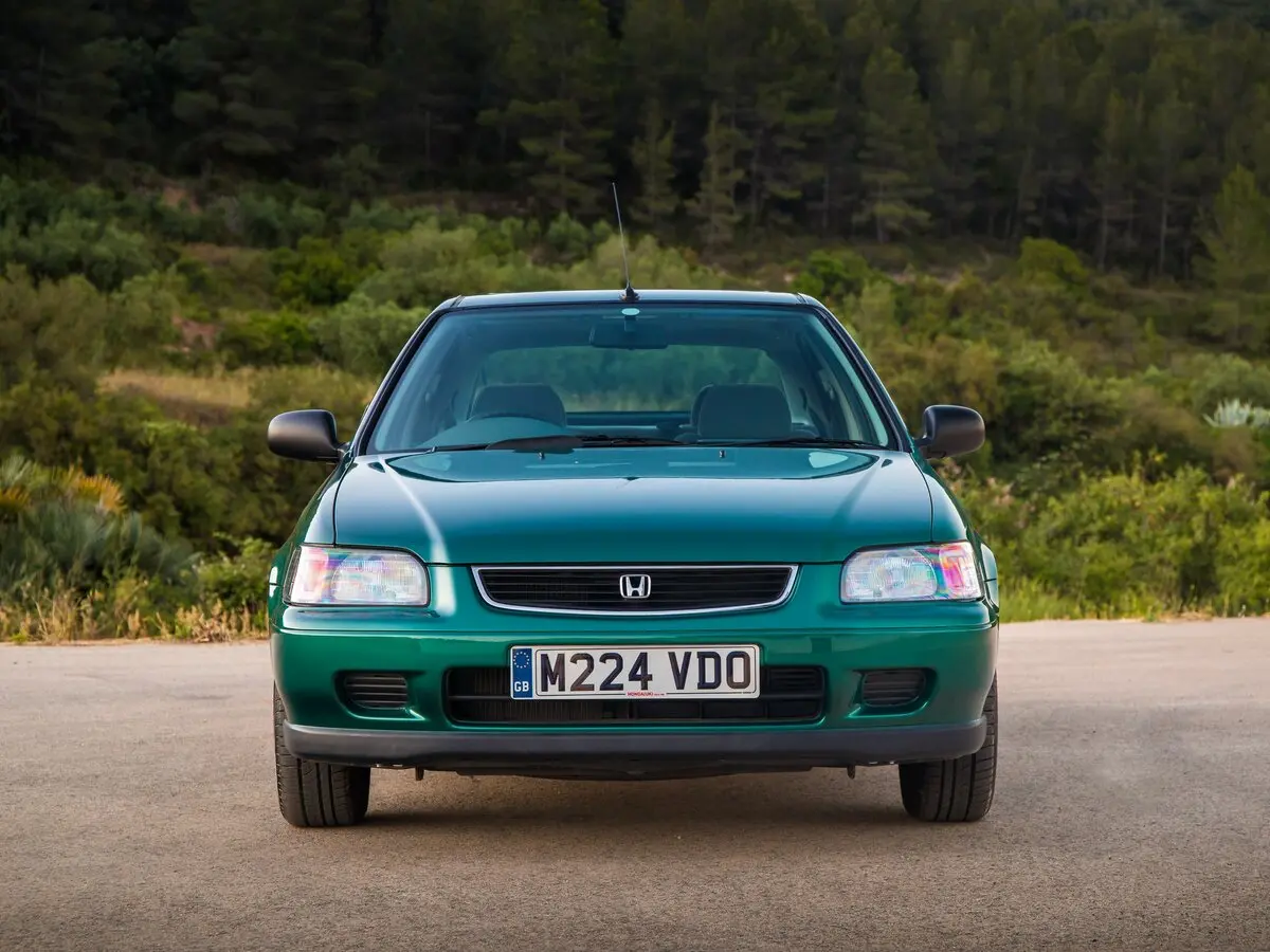 Honda Civic VI Хэтчбек 5 дв. — фото 3