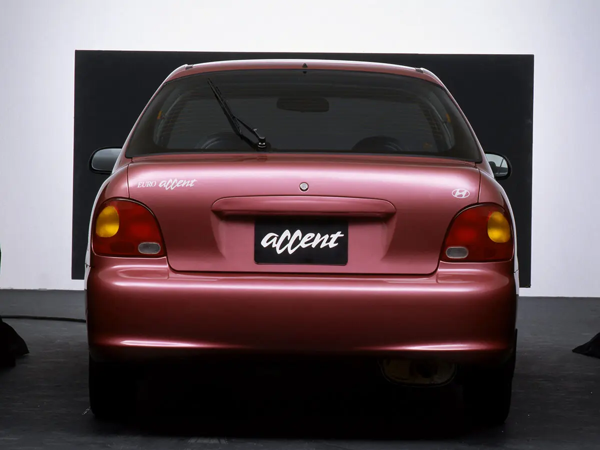 Hyundai Accent I Хэтчбек 5 дв. — фото 3