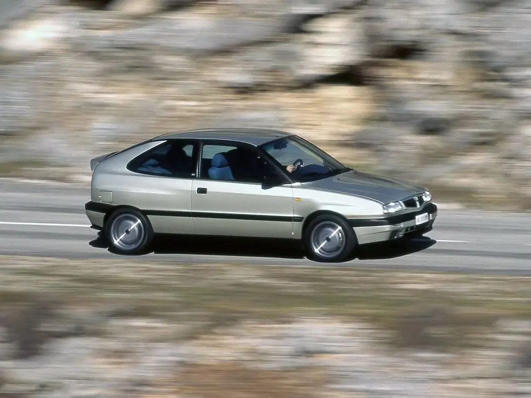 Lancia Delta II (836) Хэтчбек 3 дв. — photo 2