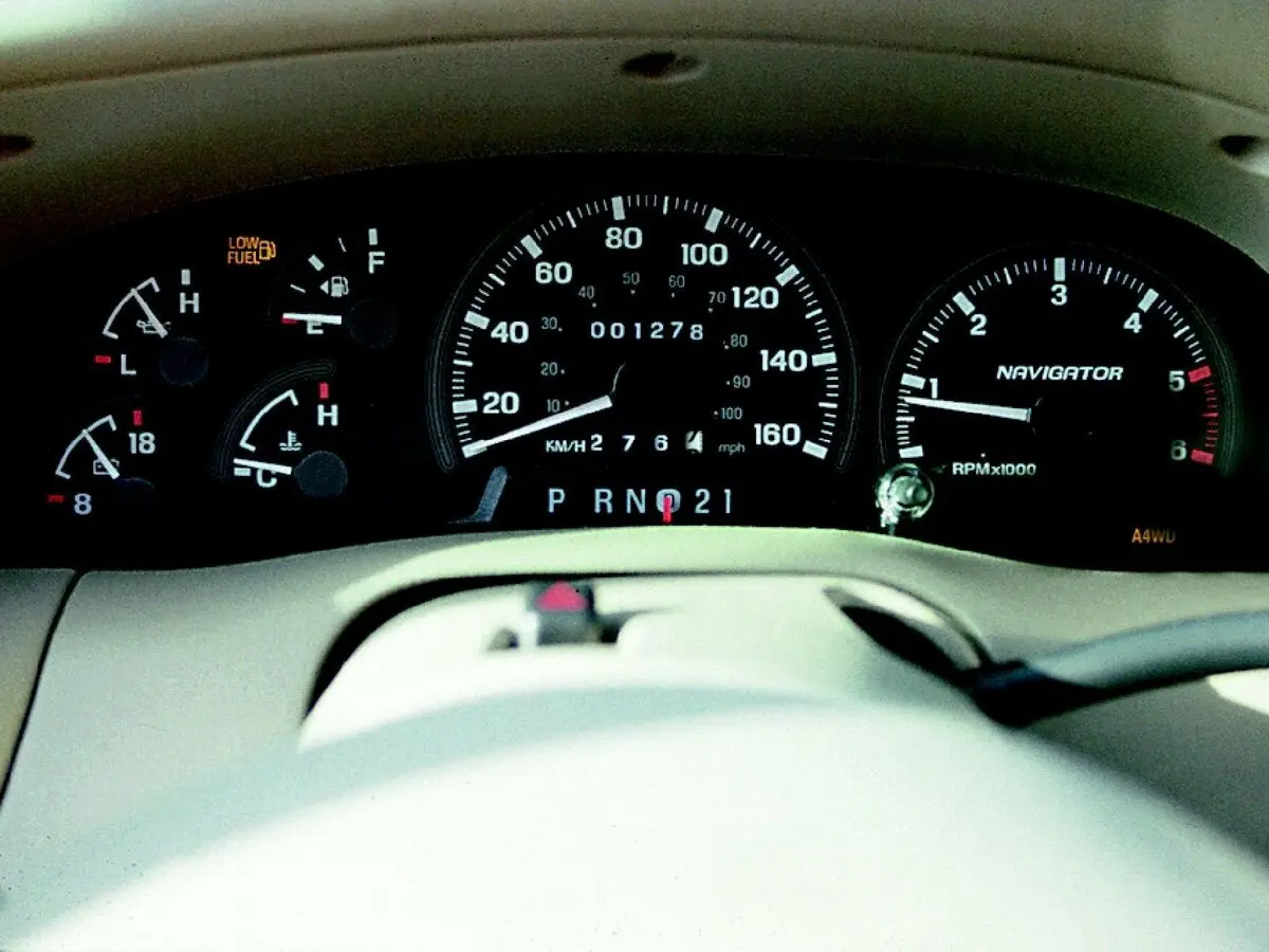Lincoln Navigator I Внедорожник 5 дв. — сүрөт 7