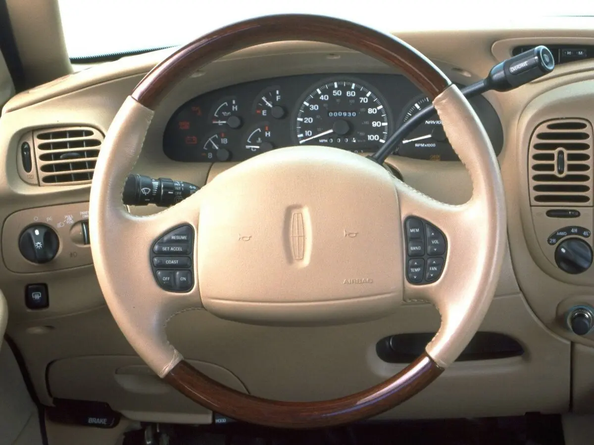 Lincoln Navigator I Внедорожник 5 дв. — сүрөт 8