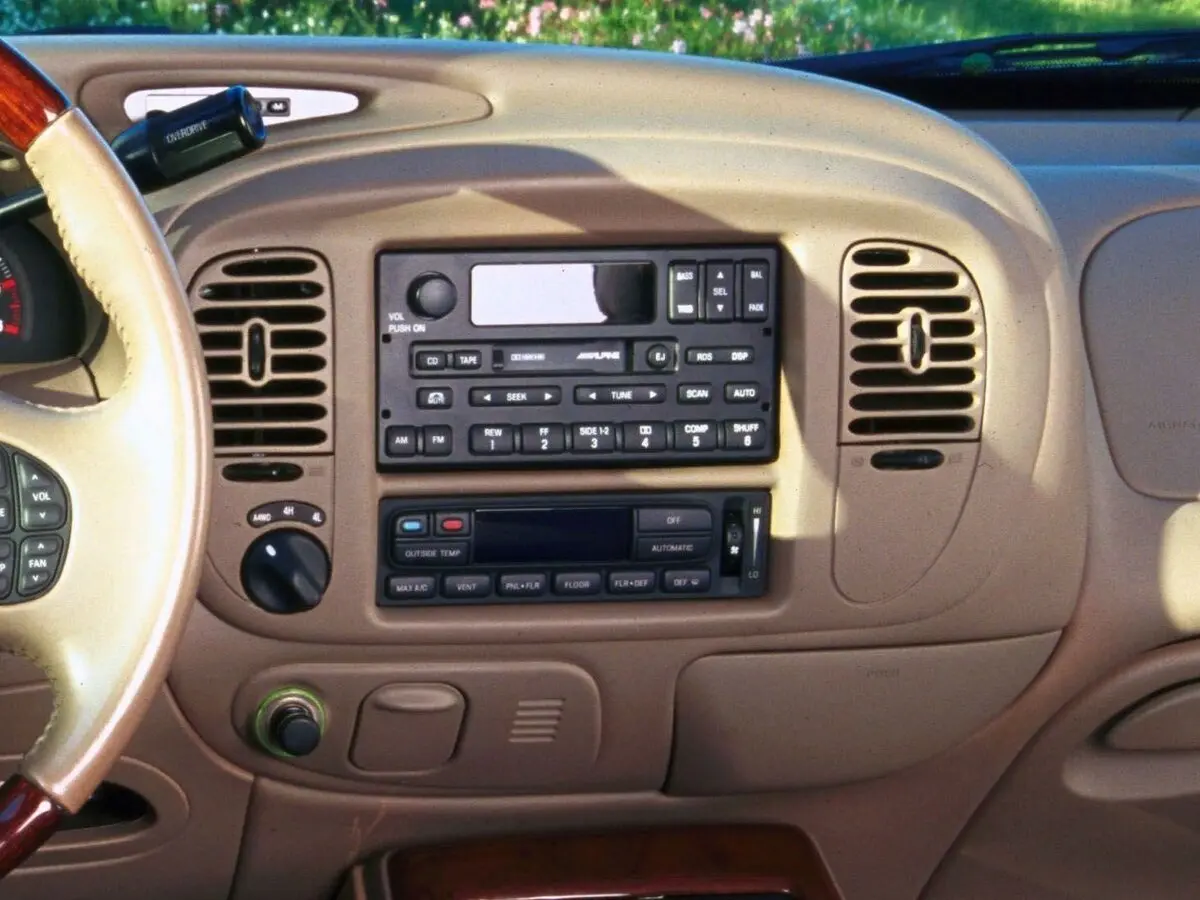 Lincoln Navigator I Внедорожник 5 дв. — сүрөт 10