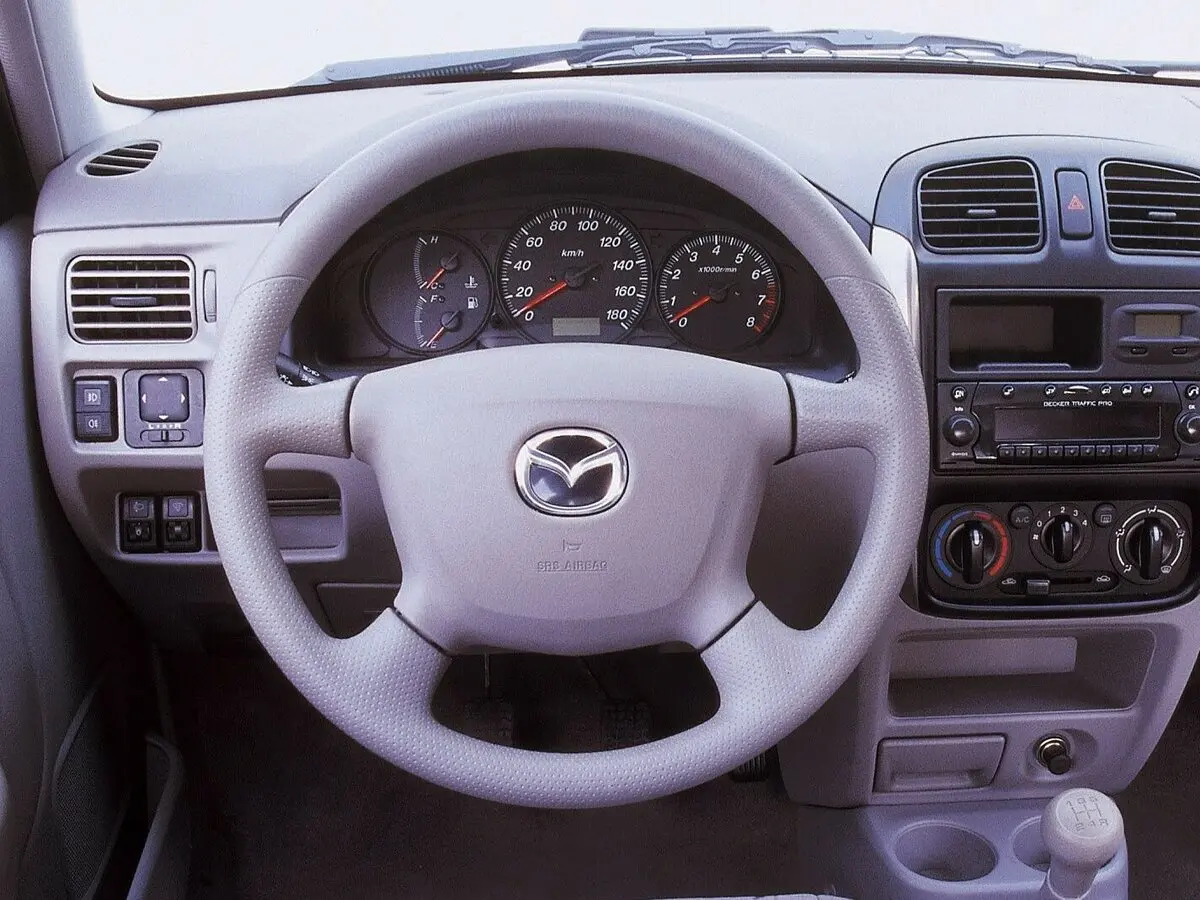Mazda Demio I (DW) Хэтчбек 5 дв. — фото 6
